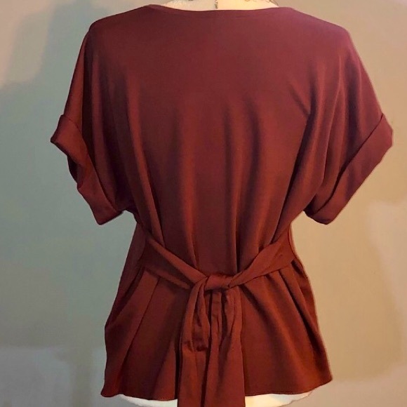 Express Top - Picture 2 of 4